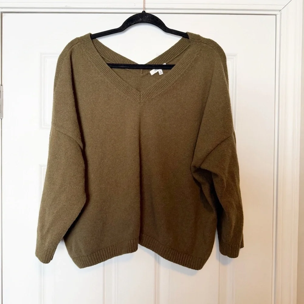 Madewell double V in heather elm green slouchy oversized sweater.
